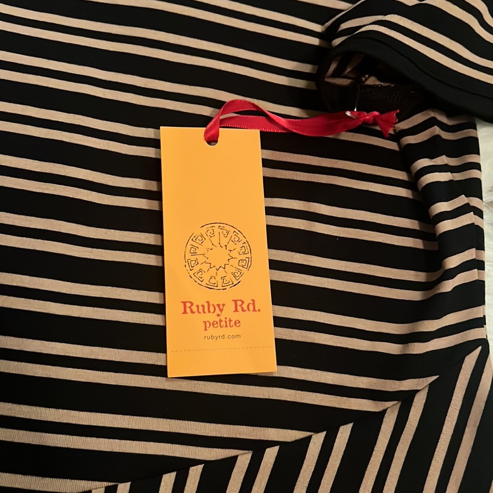 Ruby Rd. Top (Small / Petite Med) - Picture 10 of 15